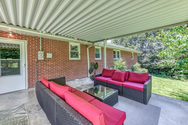 722 Rose Lane, Mount Carmel, TN 37645