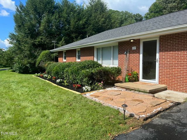 722 Rose Lane, Mount Carmel, TN 37645
