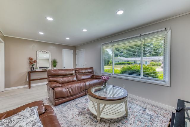 722 Rose Lane, Mount Carmel, TN 37645