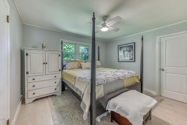 722 Rose Lane, Mount Carmel, TN 37645