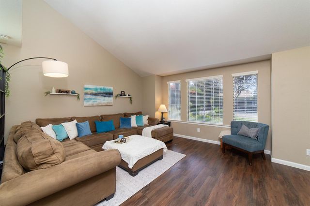 5438 W Sample Avenue, Fresno, CA 93722