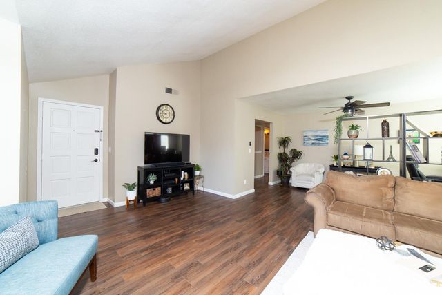 5438 W Sample Avenue, Fresno, CA 93722