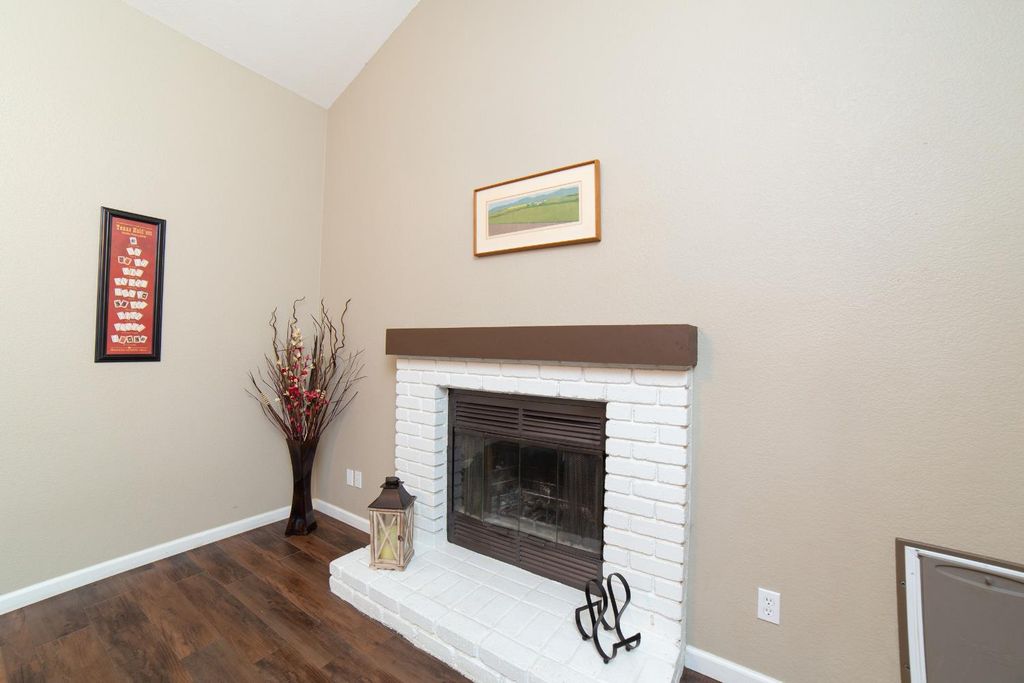 Image 15 of property listing at 5438 W Sample Avenue, Fresno, CA 93722