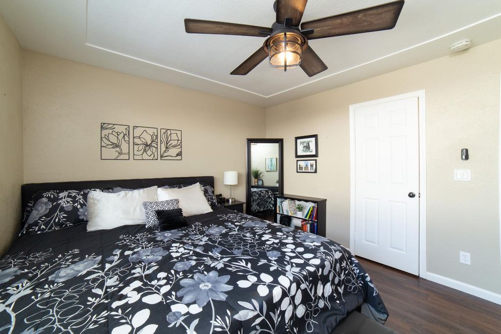 Image 24 of property listing at 5438 W Sample Avenue, Fresno, CA 93722