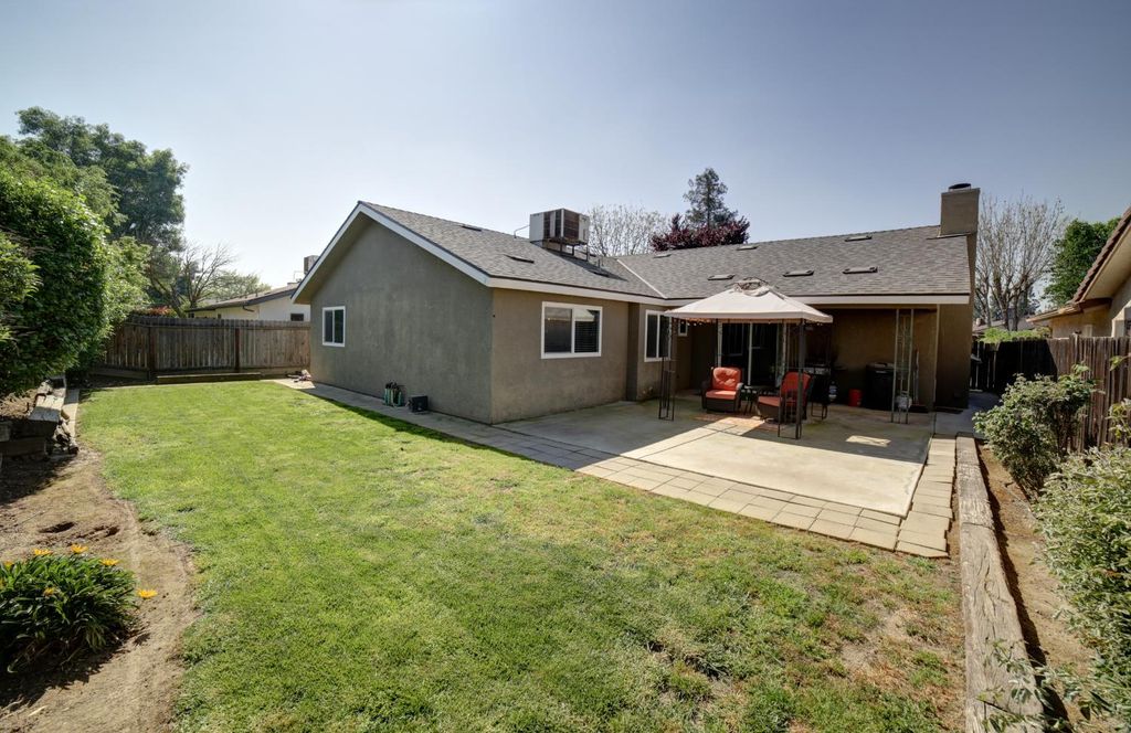 Image 34 of property listing at 5438 W Sample Avenue, Fresno, CA 93722