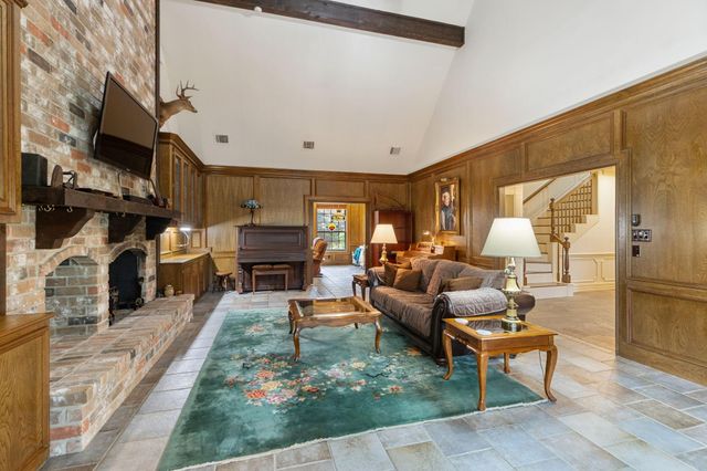 6719 Walton Heath Drive, Houston, TX 77069