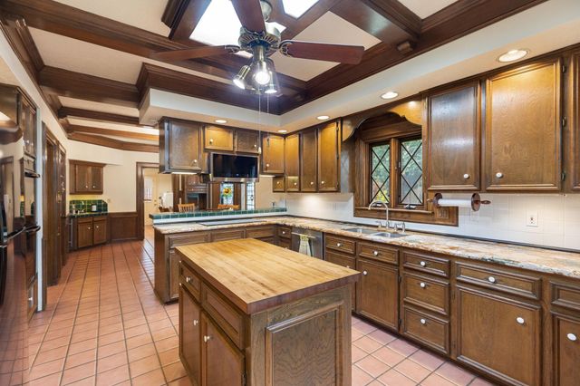 6719 Walton Heath Drive, Houston, TX 77069