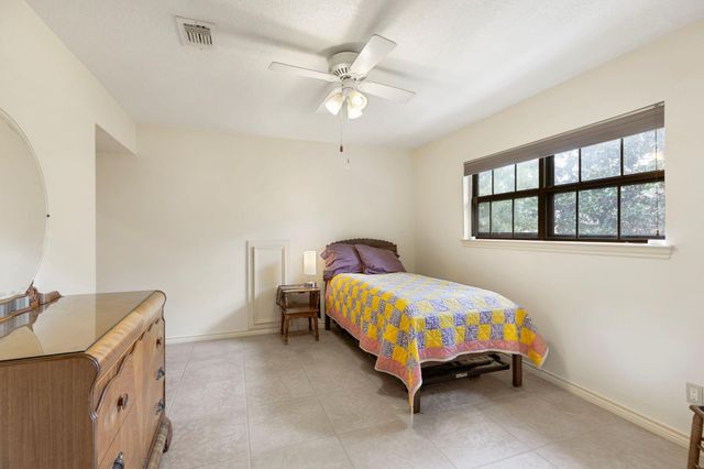 6719 Walton Heath Drive, Houston, TX 77069