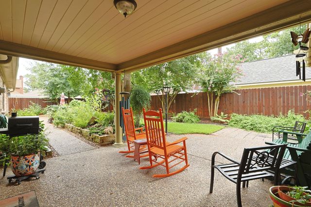 6719 Walton Heath Drive, Houston, TX 77069