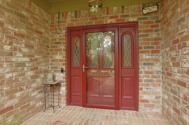 6719 Walton Heath Drive, Houston, TX 77069