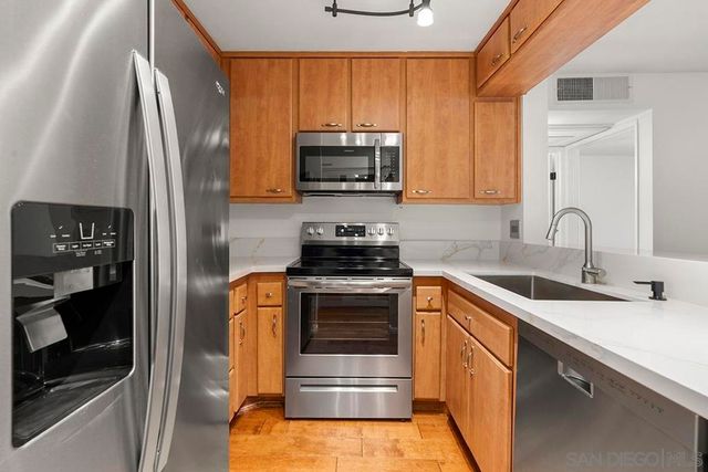 6767 Friars 139, San Diego, CA 92108