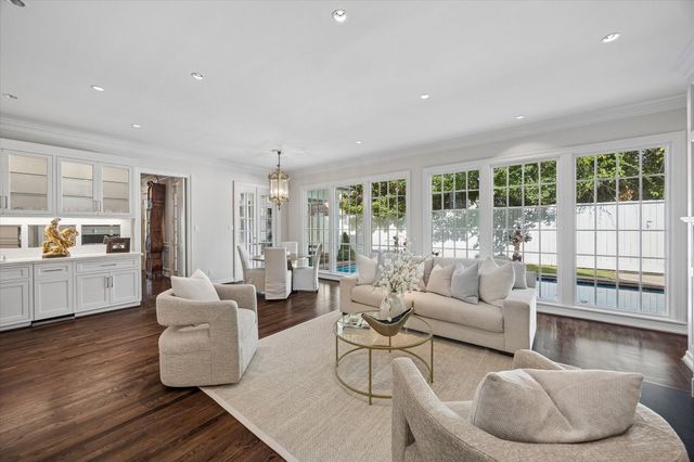 2249 Pelham Drive, Houston, TX 77019