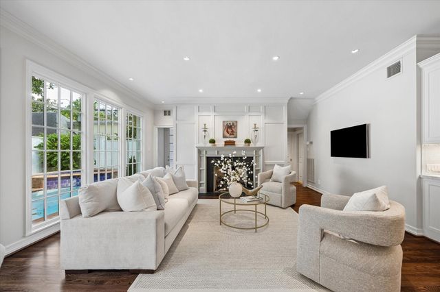 2249 Pelham Drive, Houston, TX 77019