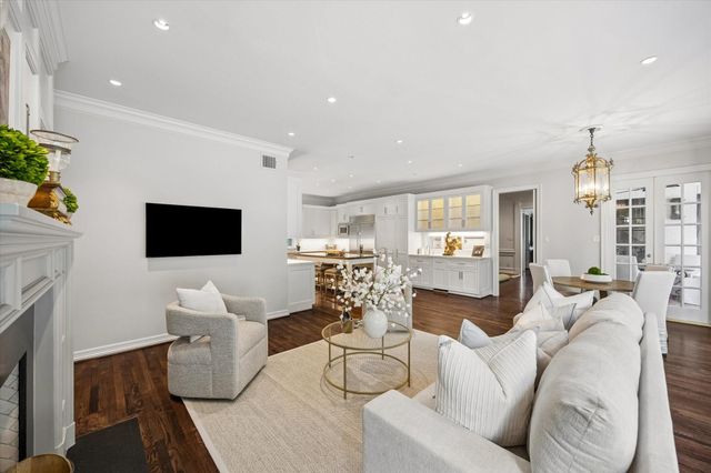 2249 Pelham Drive, Houston, TX 77019
