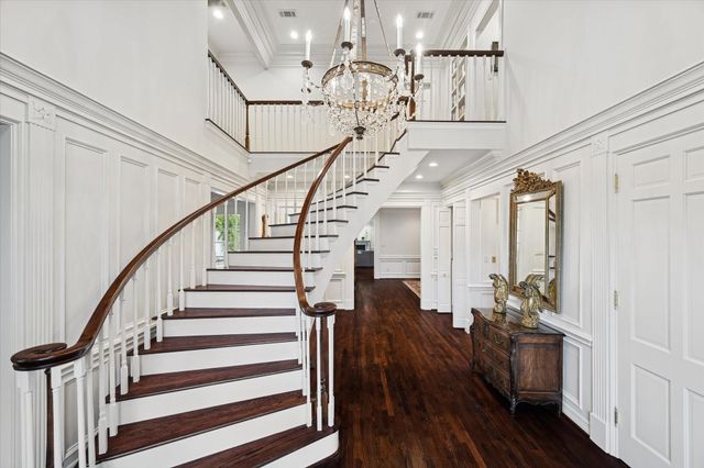 2249 Pelham Drive, Houston, TX 77019