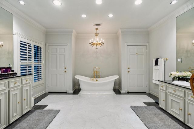2249 Pelham Drive, Houston, TX 77019
