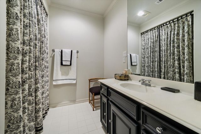 2249 Pelham Drive, Houston, TX 77019
