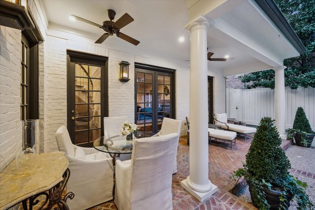 2249 Pelham Drive, Houston, TX 77019