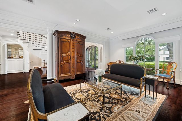 2249 Pelham Drive, Houston, TX 77019