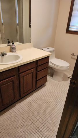 35312 Northmont Drive, Farmington Hills, MI 48331