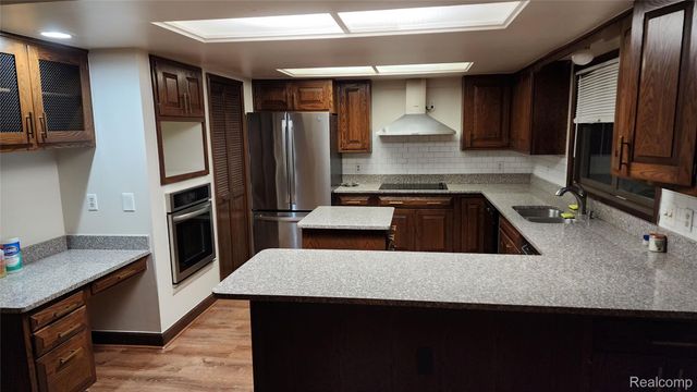 35312 Northmont Drive, Farmington Hills, MI 48331