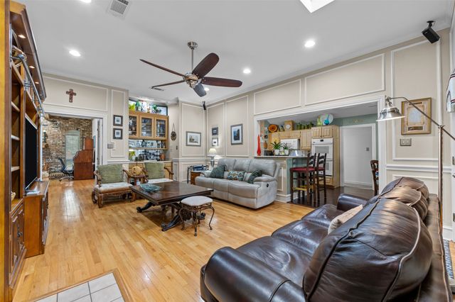 809 Shady Creek Drive, Kennedale, TX 76060