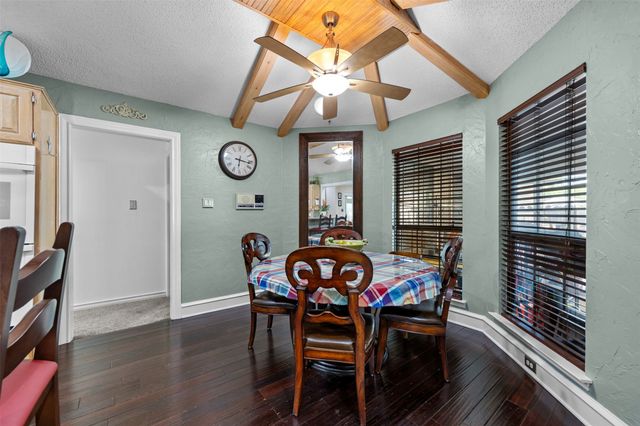 809 Shady Creek Drive, Kennedale, TX 76060