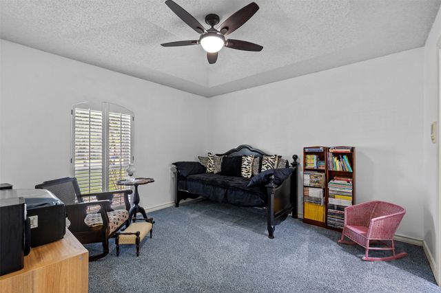 809 Shady Creek Drive, Kennedale, TX 76060