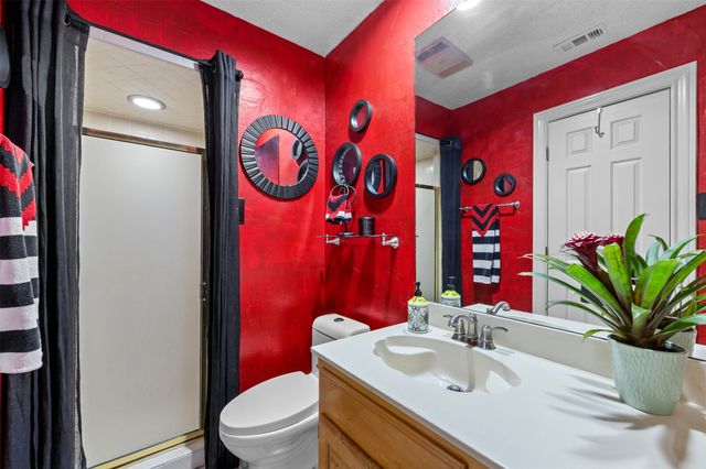 809 Shady Creek Drive, Kennedale, TX 76060