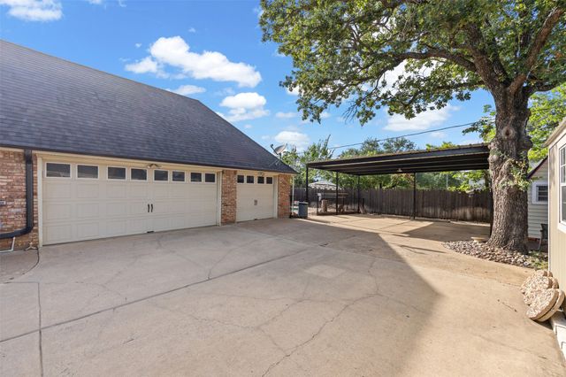 809 Shady Creek Drive, Kennedale, TX 76060