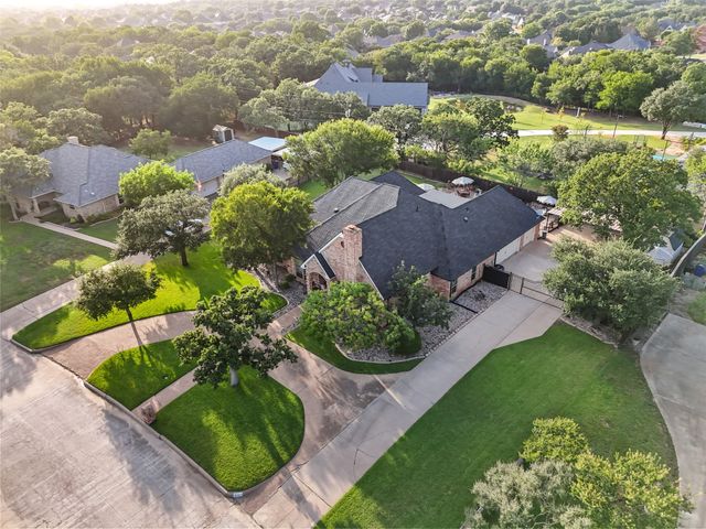 809 Shady Creek Drive, Kennedale, TX 76060