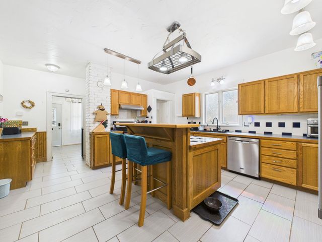 321 E 10th St, Wellington, KS 67152