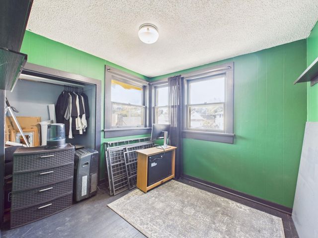 321 E 10th St, Wellington, KS 67152