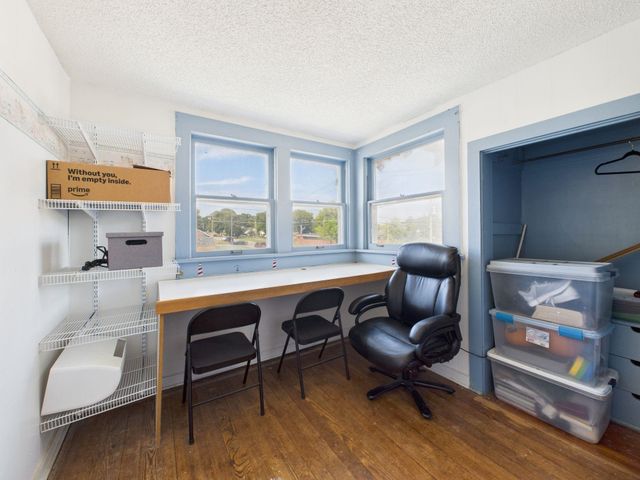 321 E 10th St, Wellington, KS 67152