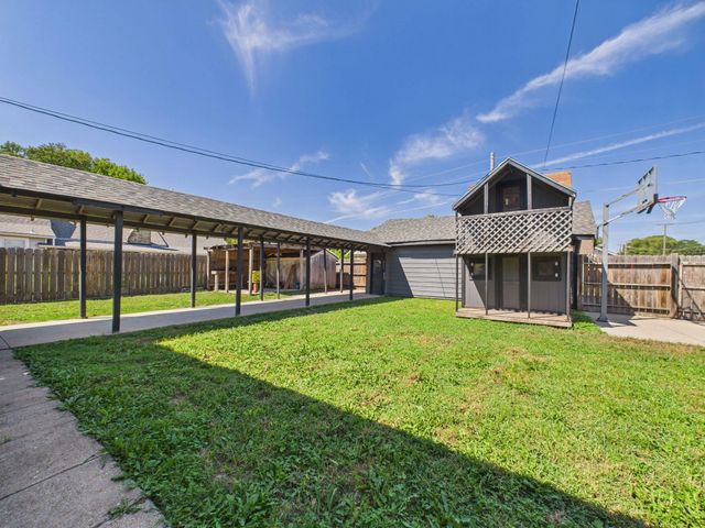 321 E 10th St, Wellington, KS 67152