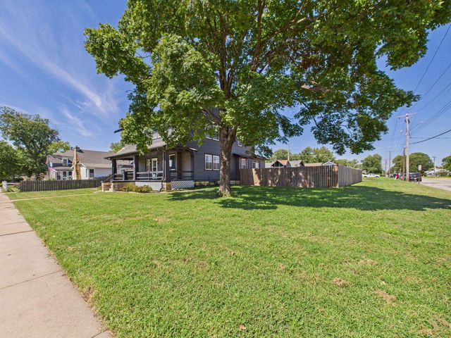 321 E 10th St, Wellington, KS 67152