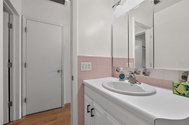 8320 112TH STREET 208, Seminole, FL 33772