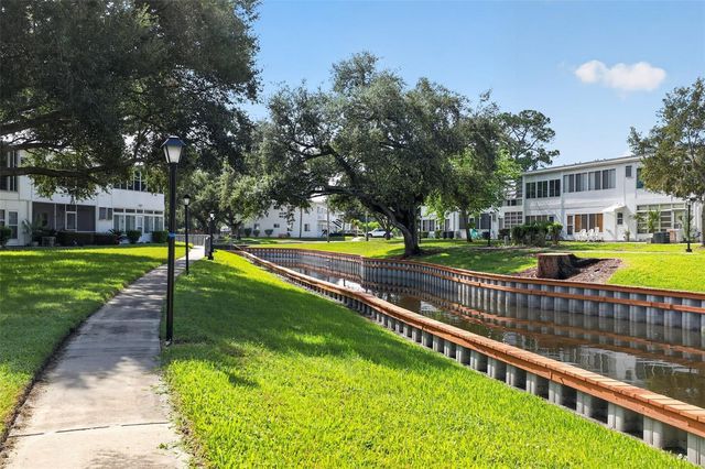 8320 112TH STREET 208, Seminole, FL 33772