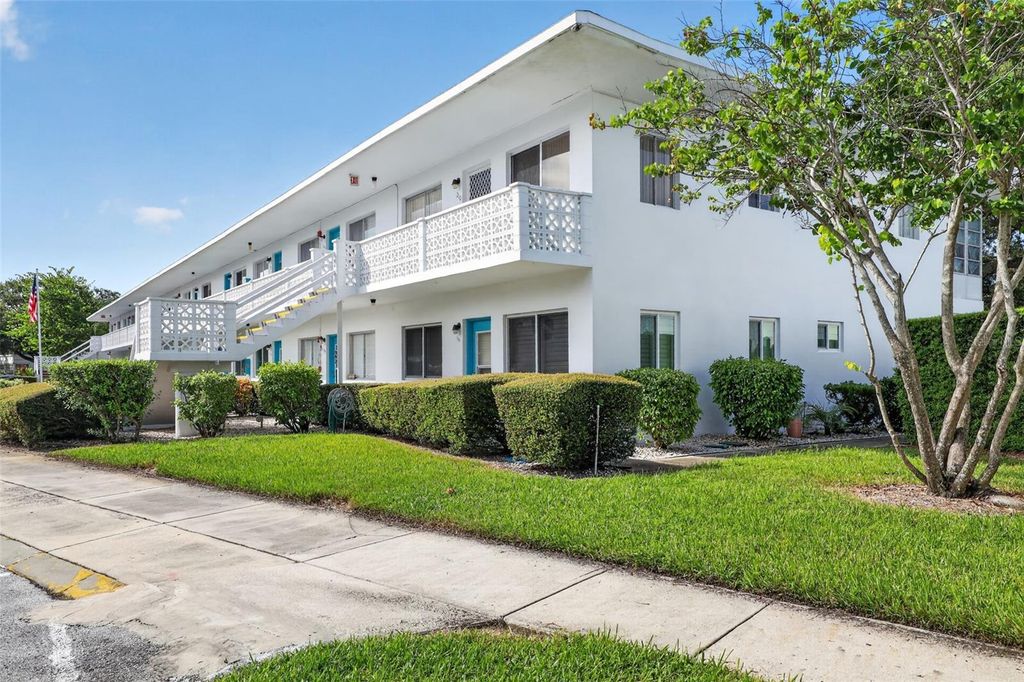 8320 112TH STREET 208, Seminole, FL 33772