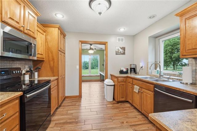 2416 S Outer Belt Road, Oak Grove, MO 64075