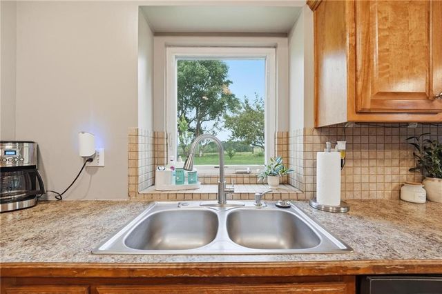 2416 S Outer Belt Road, Oak Grove, MO 64075