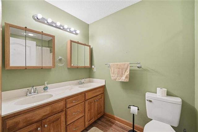 2416 S Outer Belt Road, Oak Grove, MO 64075