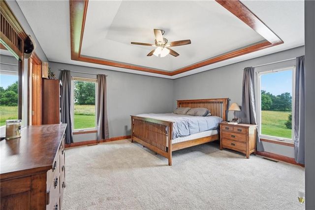 2416 S Outer Belt Road, Oak Grove, MO 64075