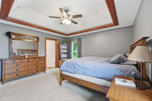2416 S Outer Belt Road, Oak Grove, MO 64075