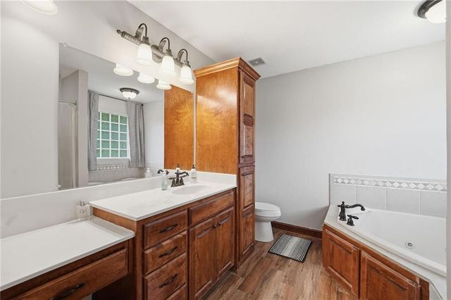 2416 S Outer Belt Road, Oak Grove, MO 64075