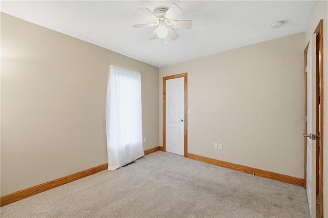 2416 S Outer Belt Road, Oak Grove, MO 64075