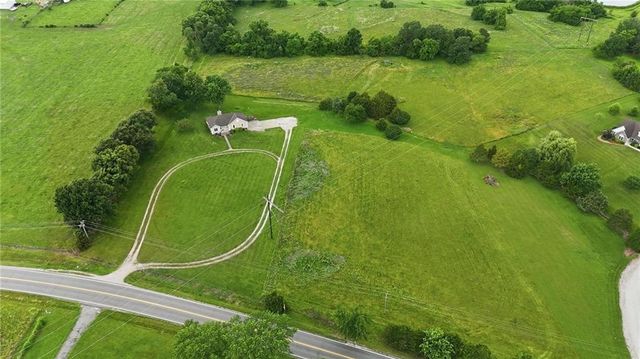2416 S Outer Belt Road, Oak Grove, MO 64075