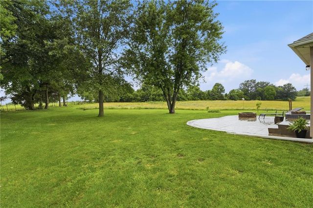 2416 S Outer Belt Road, Oak Grove, MO 64075