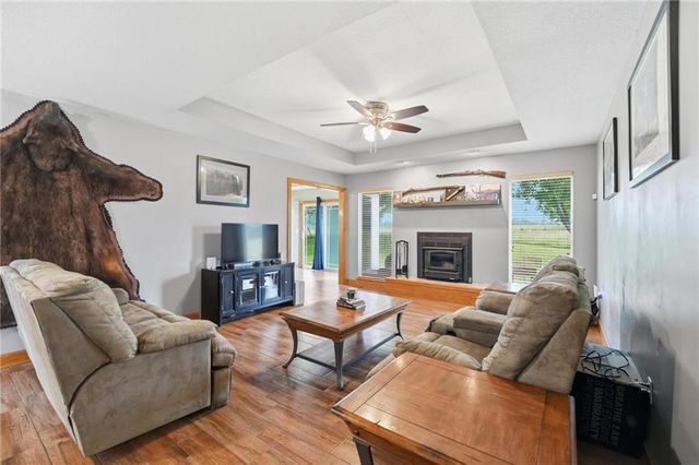 2416 S Outer Belt Road, Oak Grove, MO 64075