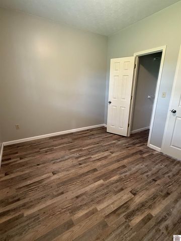 1040 Lone Valley Rd # 2, Calvert City, KY 42029